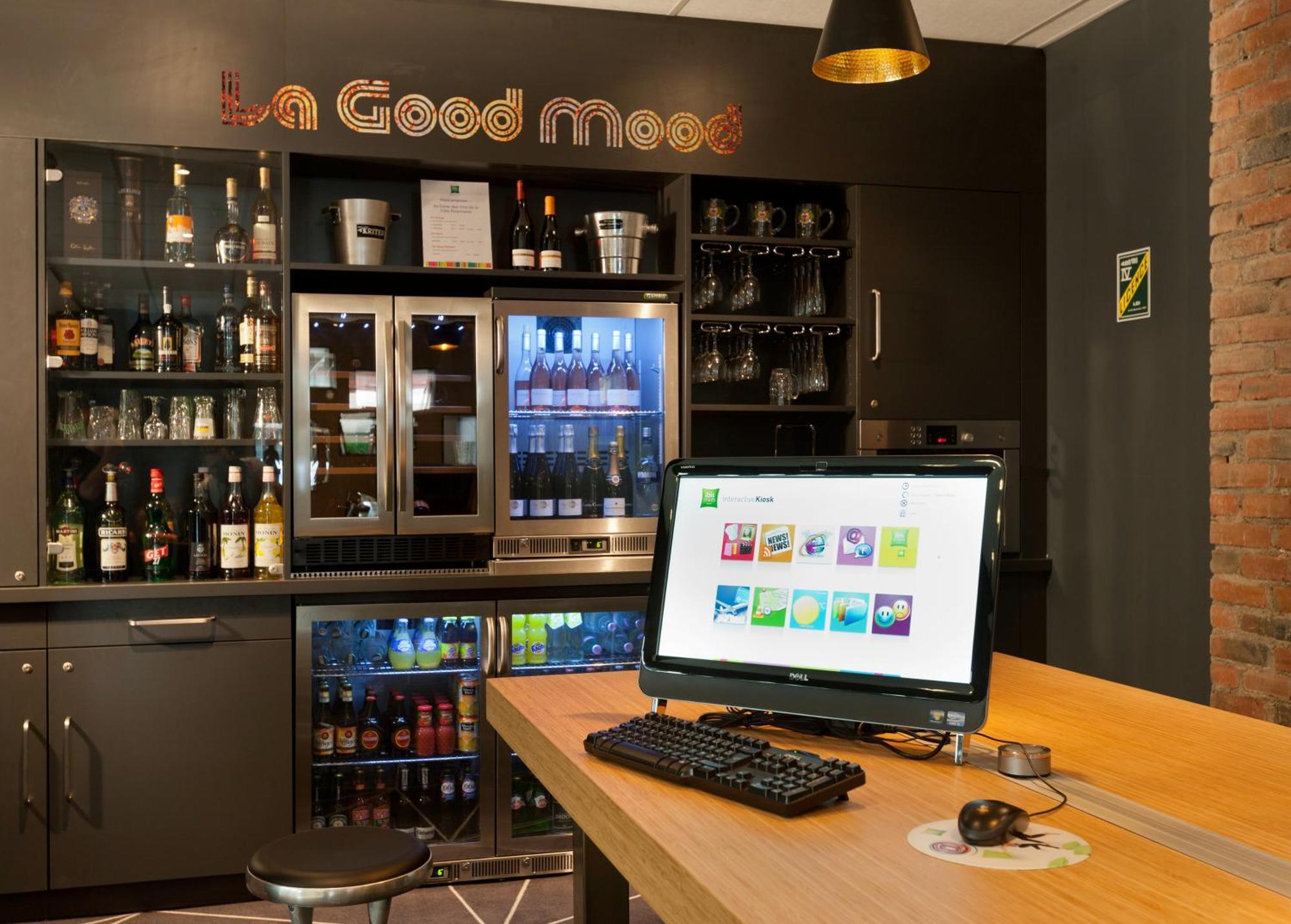 Hotel Ibis Styles Roanne Centre Gare Exterior foto